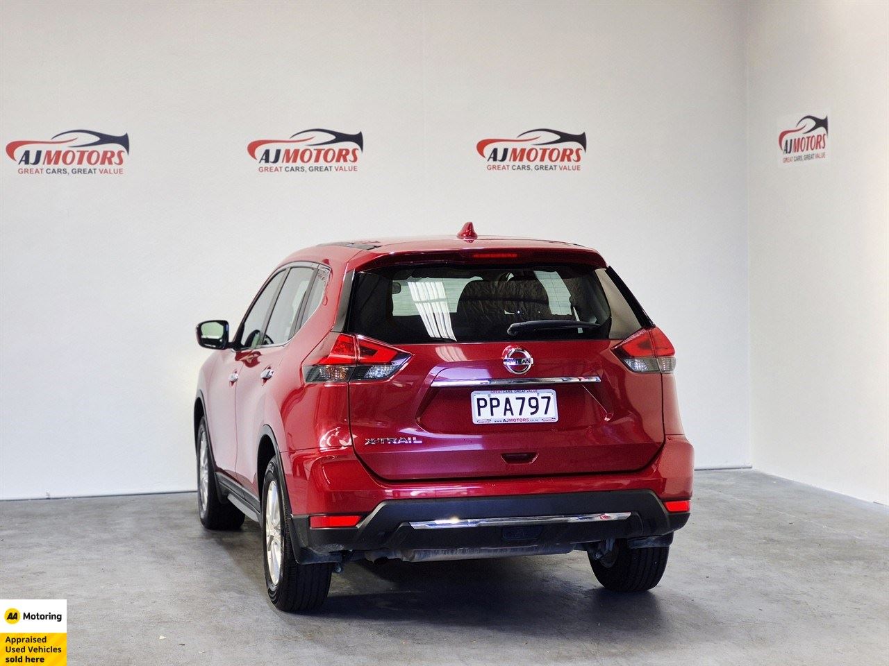 Vehicle image 5