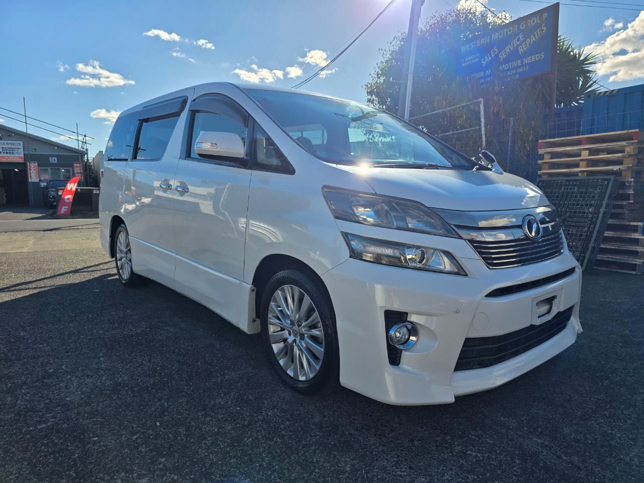 Vehicle image 4