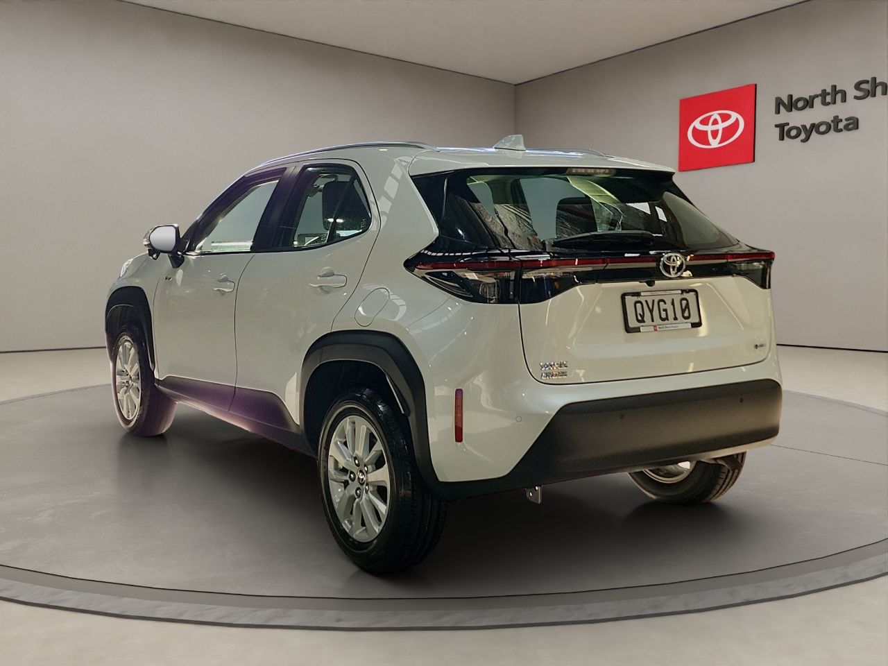 Vehicle image 5