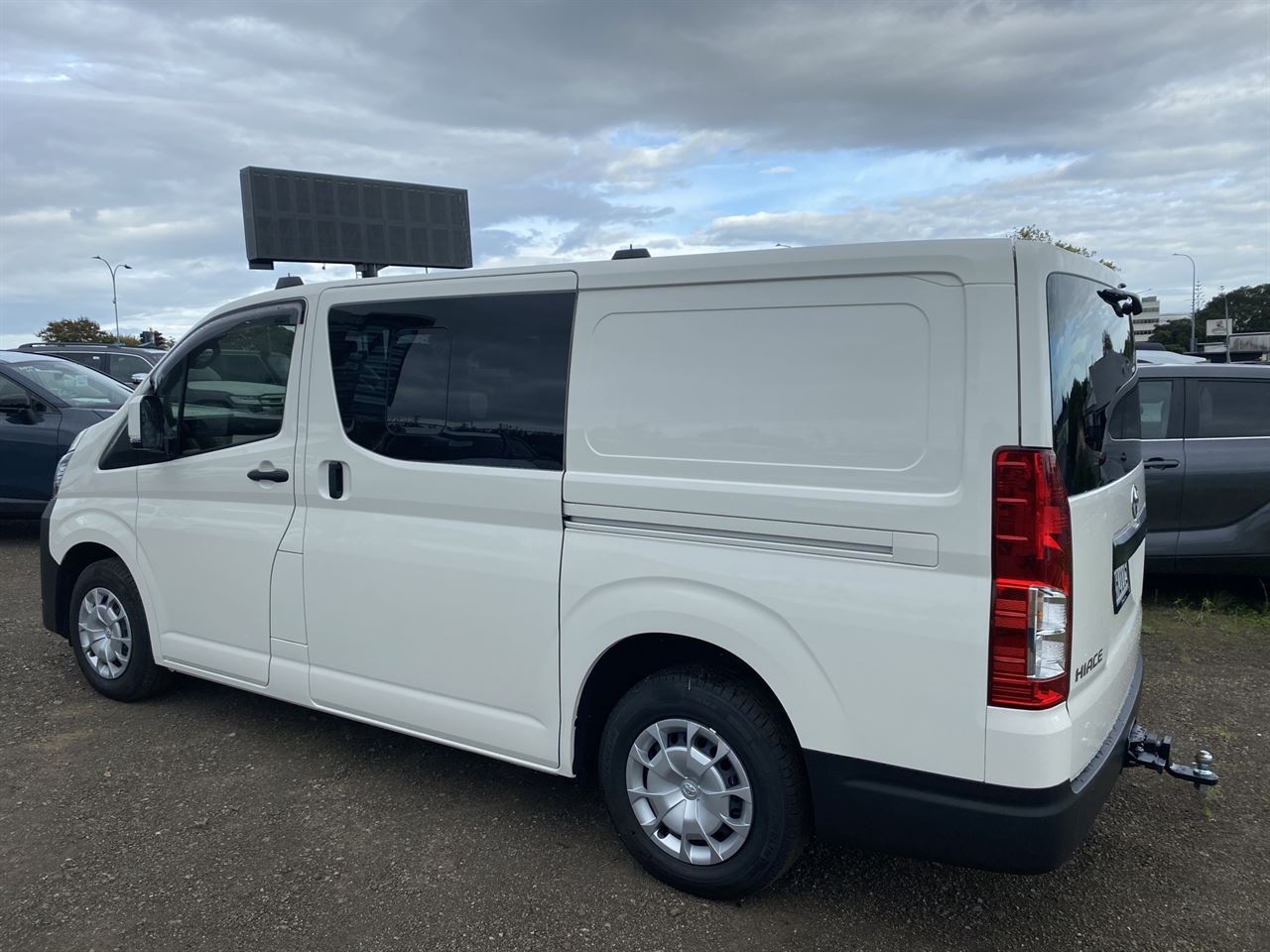 Vehicle image 4