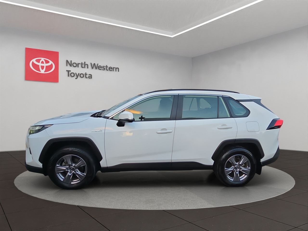 Vehicle image 4