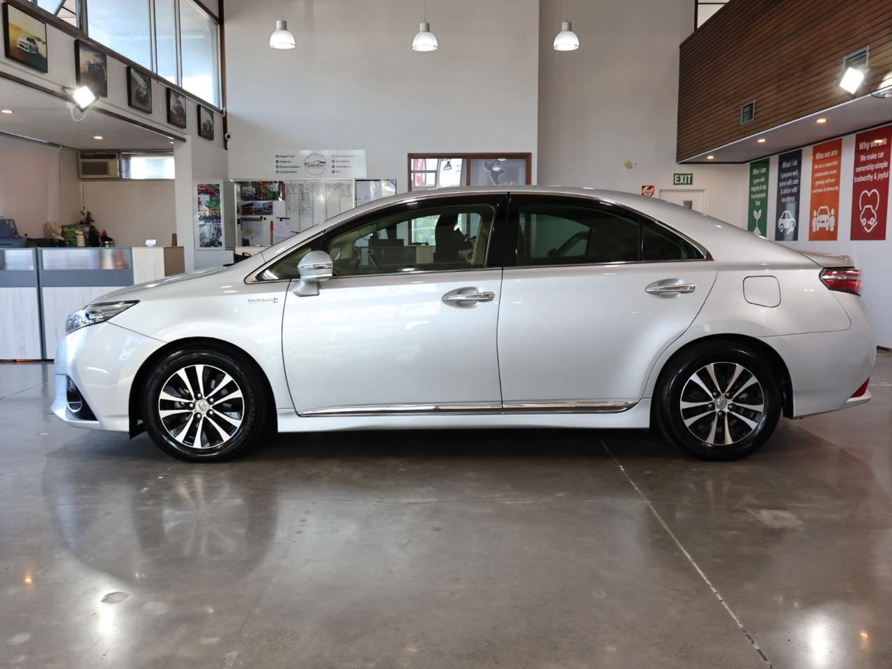 Vehicle image 5