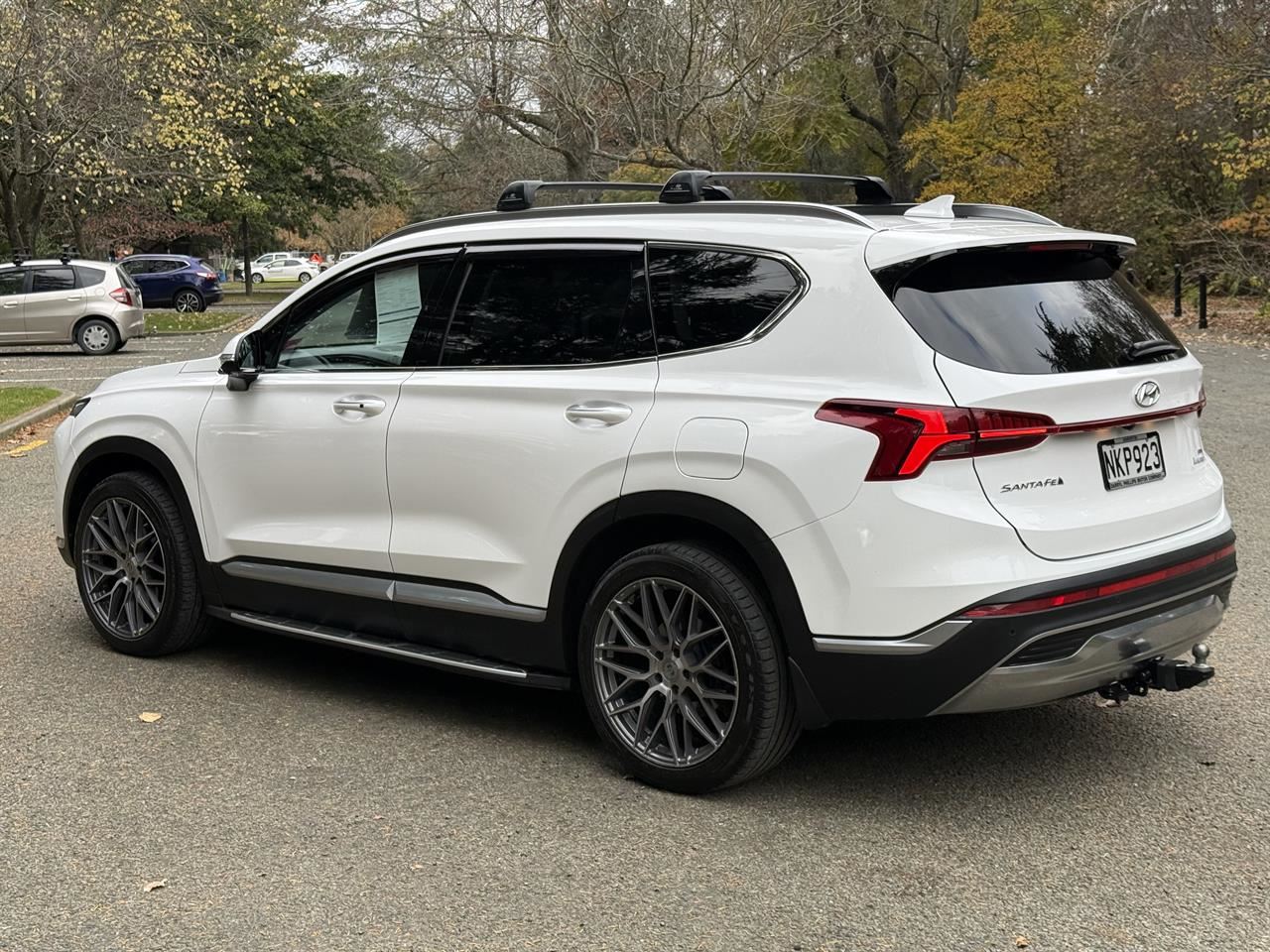 Vehicle image 4