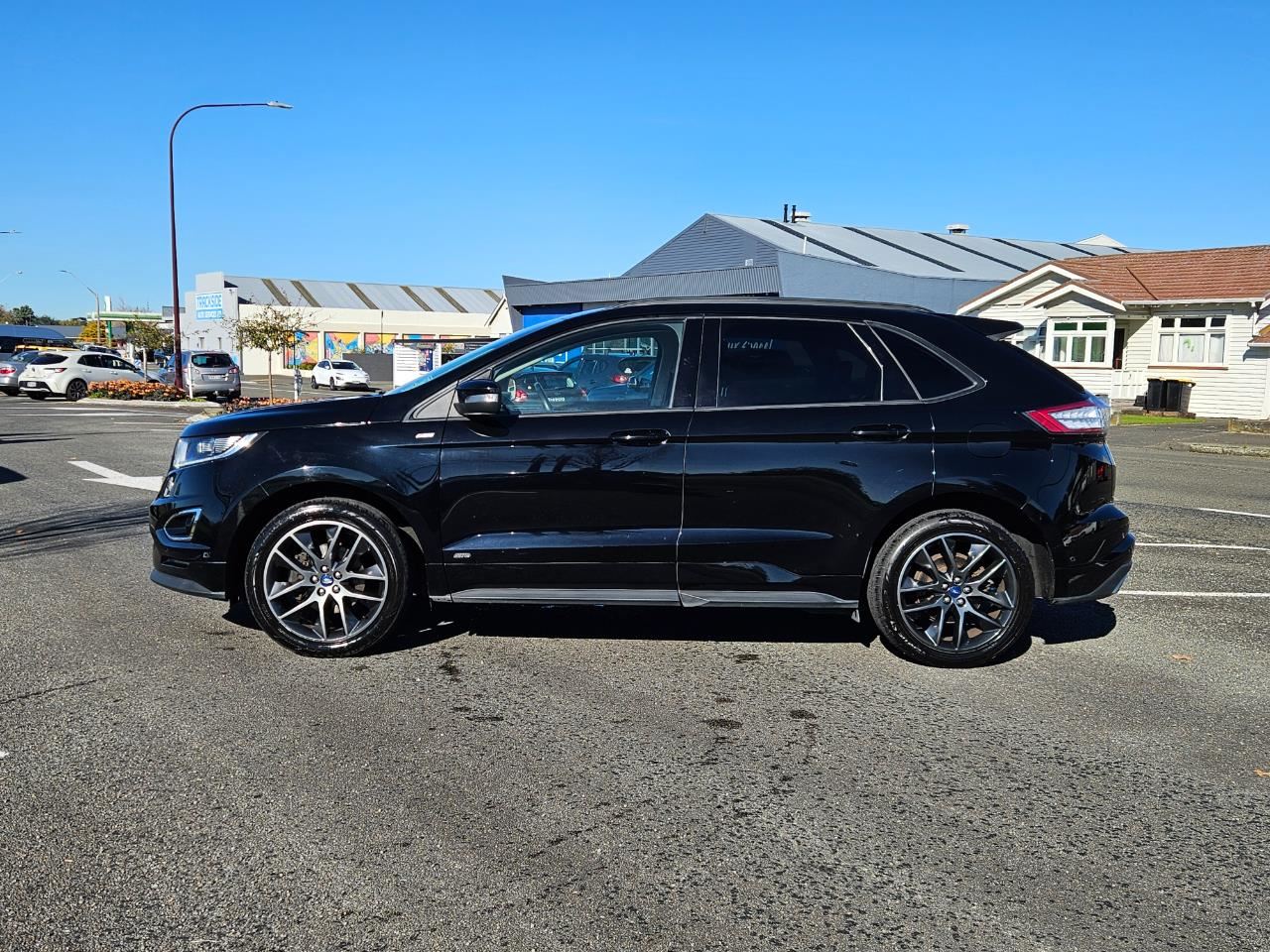Vehicle image 3