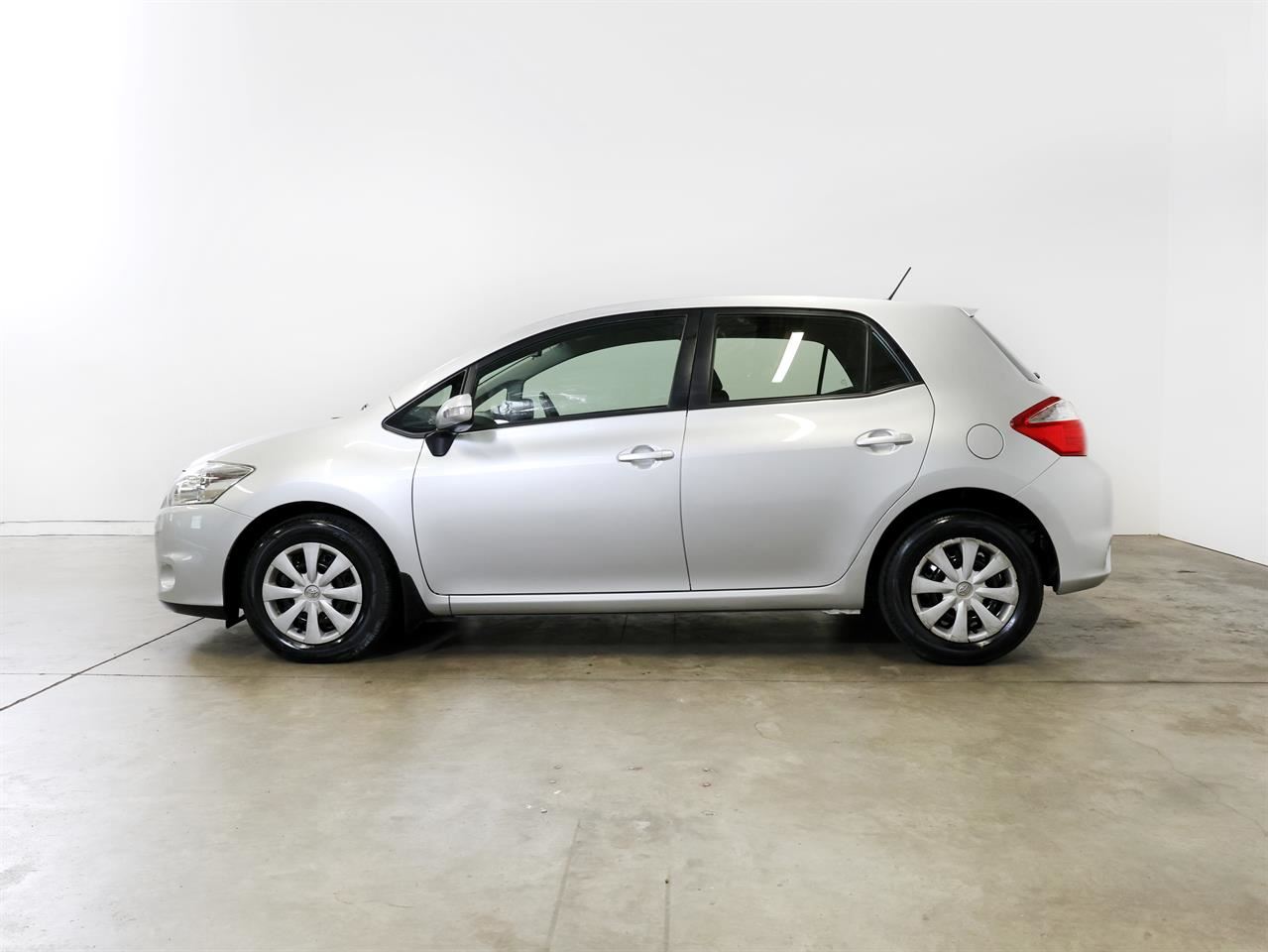 Vehicle image 5