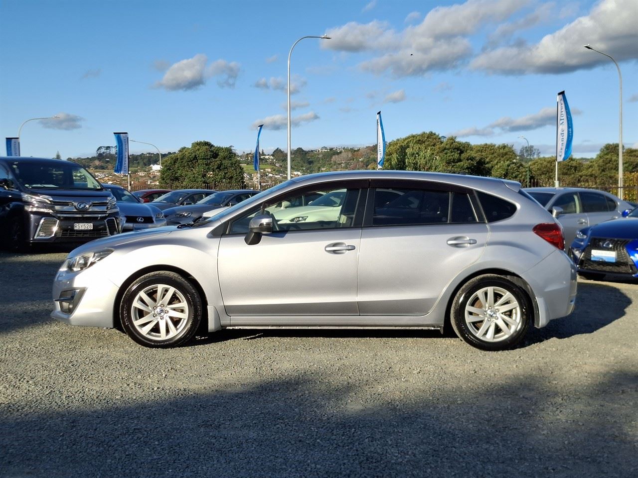 Vehicle image 4