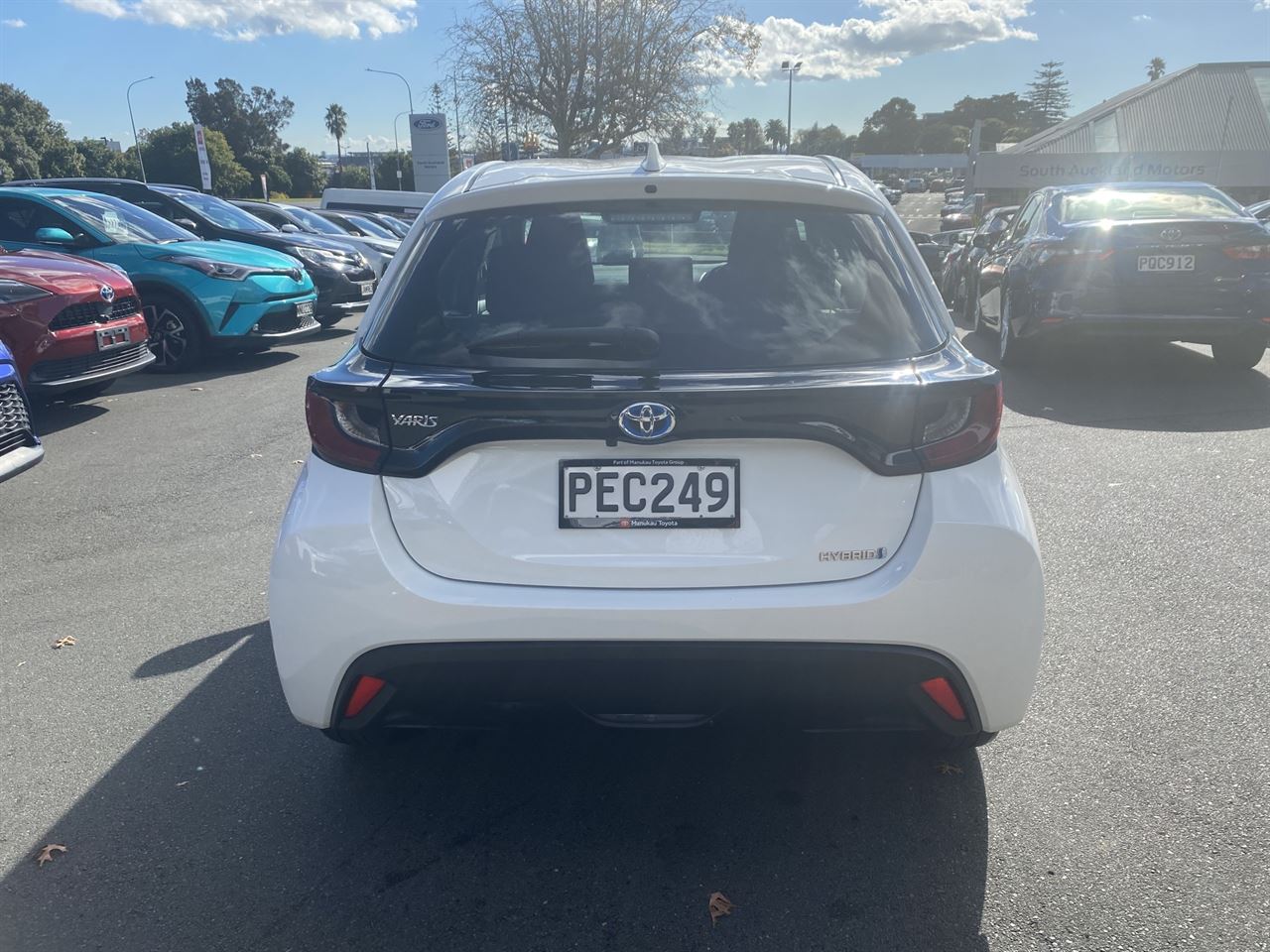 Vehicle image 3