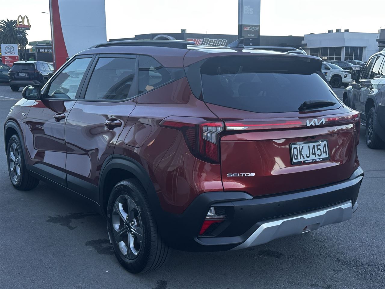 Vehicle image 5