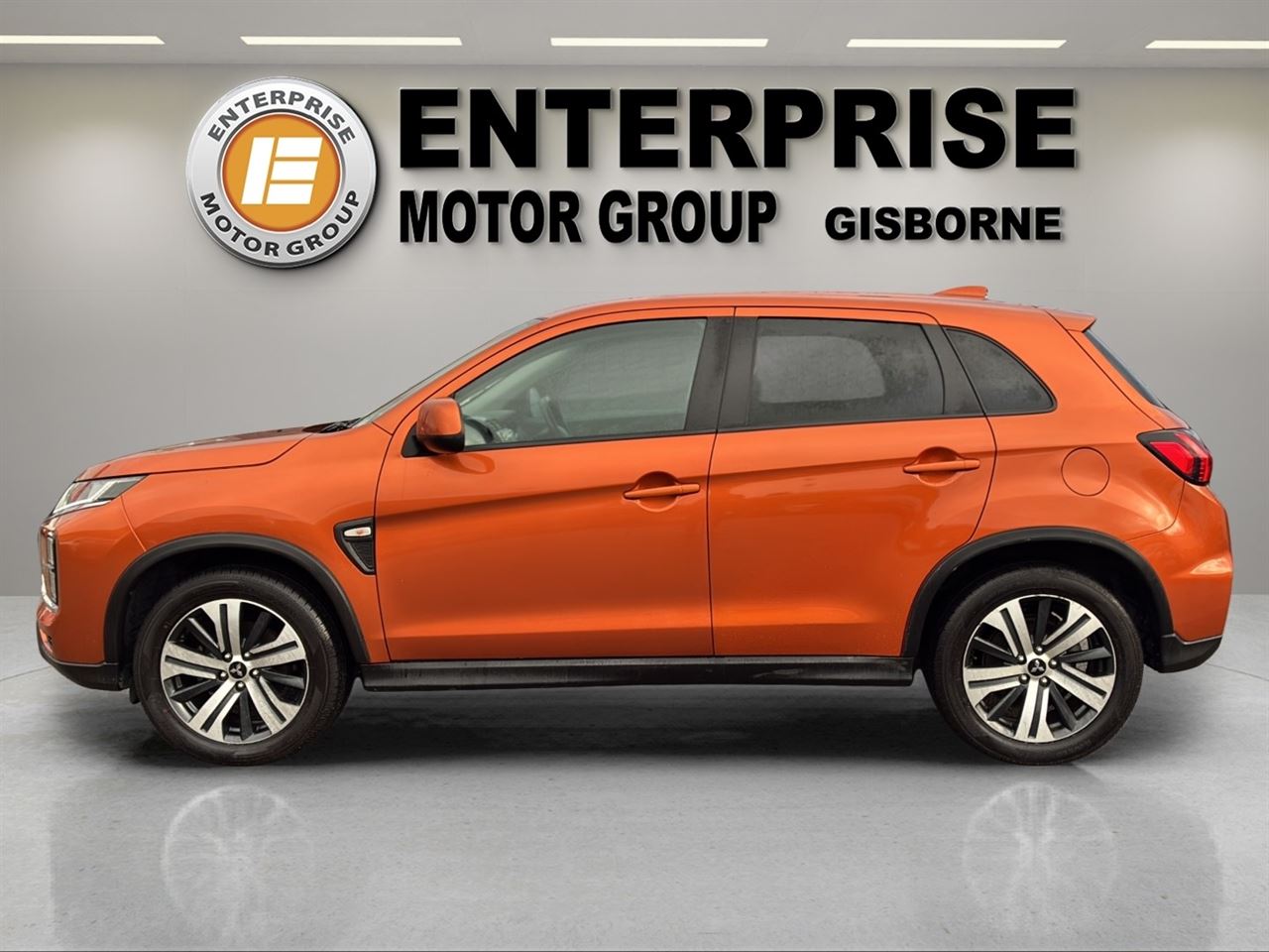 Vehicle image 4