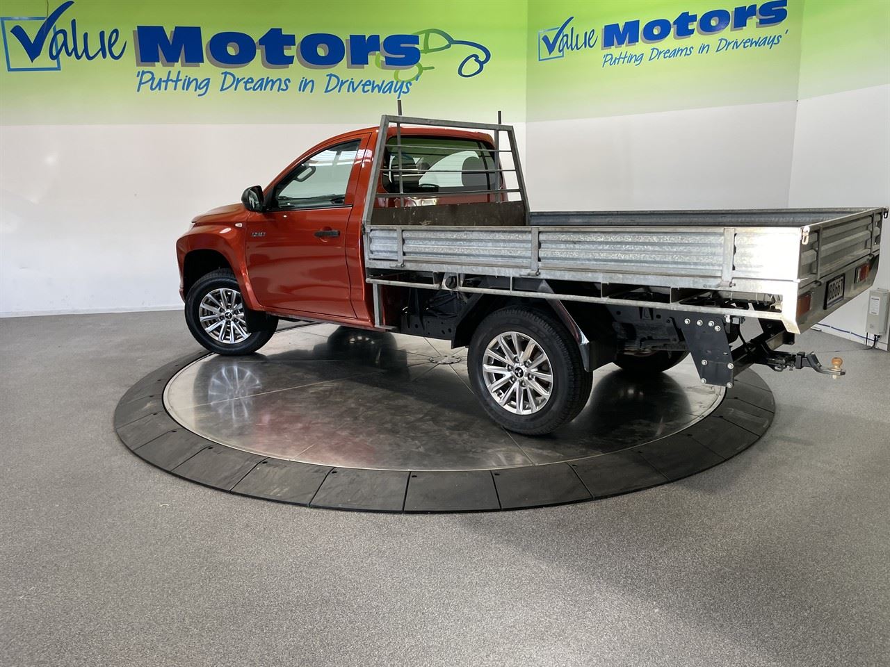 Vehicle image 5
