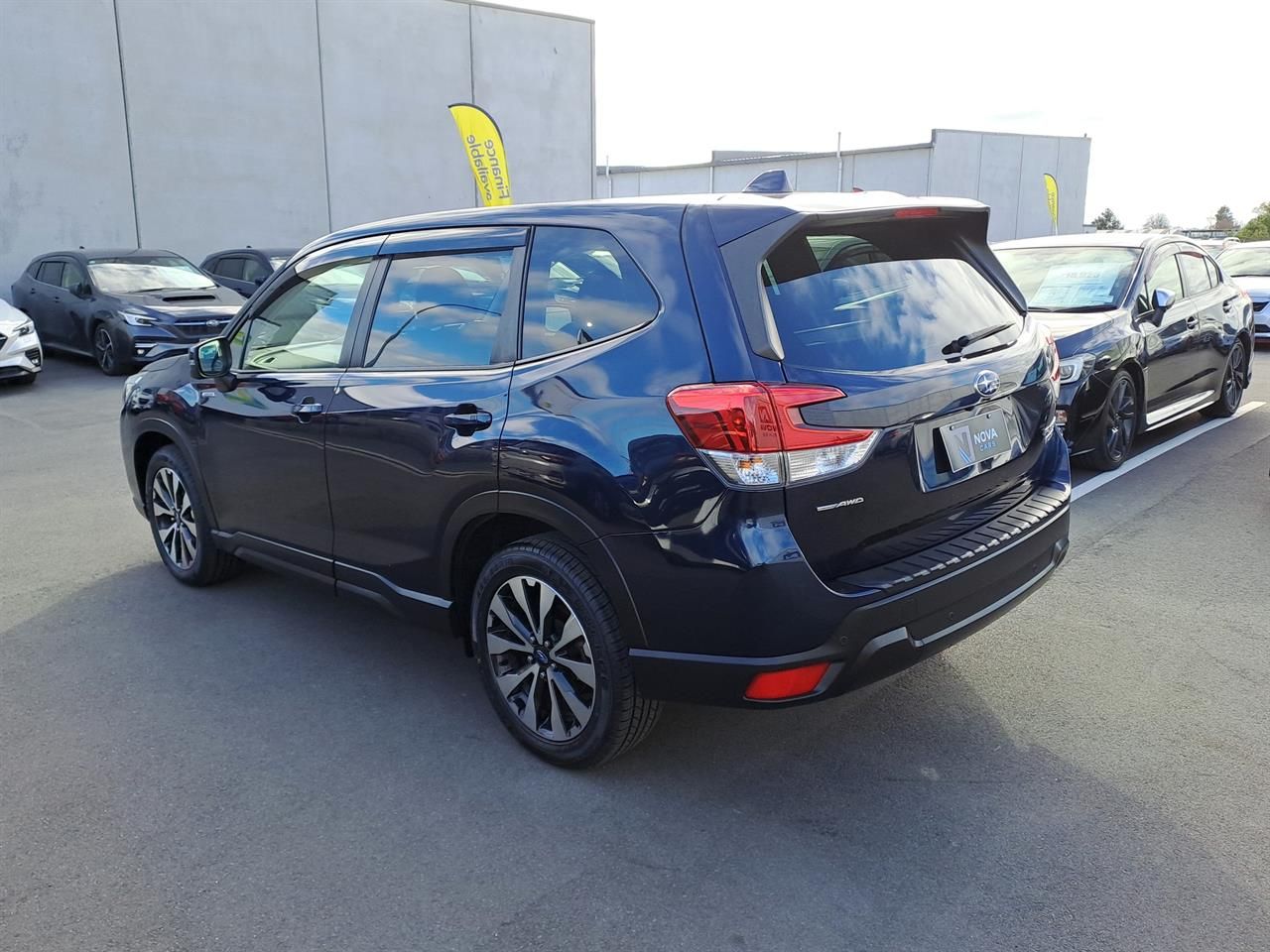 Vehicle image 5