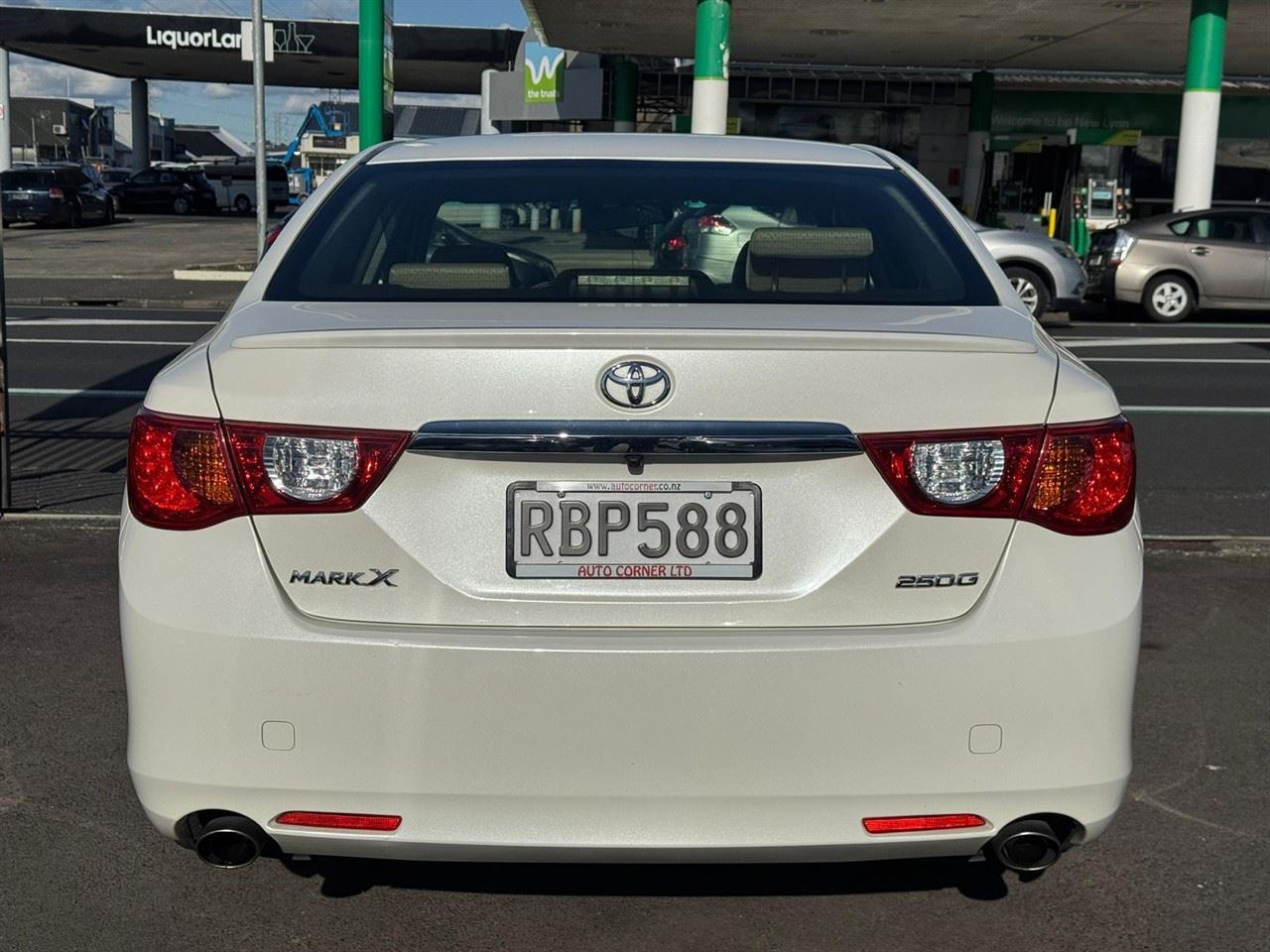 Vehicle image 3