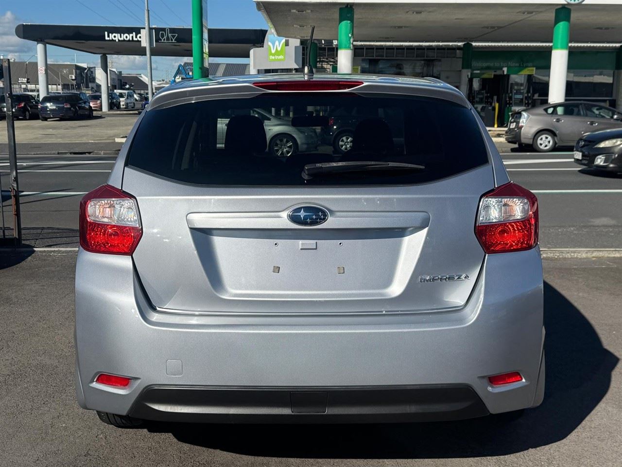 Vehicle image 3