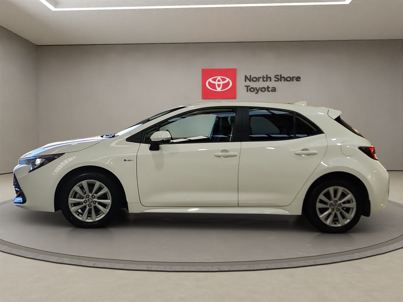 Vehicle image 4