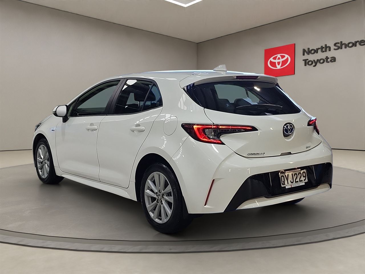 Vehicle image 5