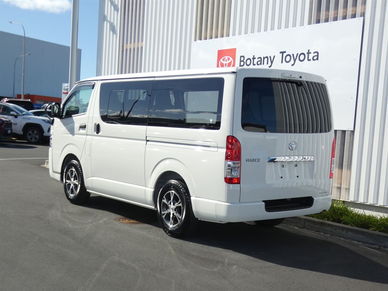 Vehicle image 3