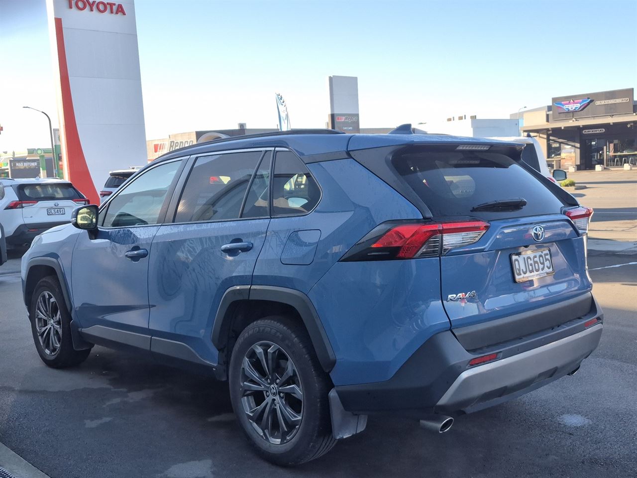 Vehicle image 5
