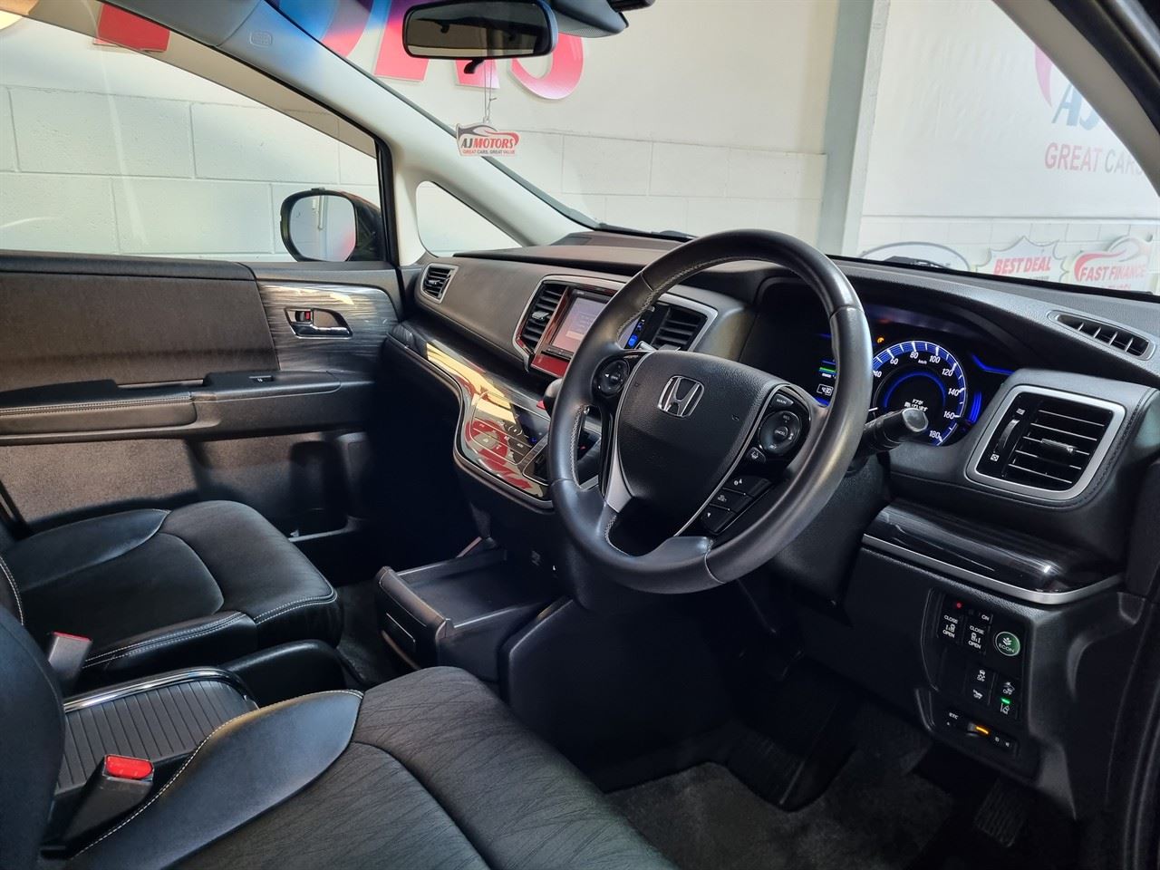 Vehicle image 3