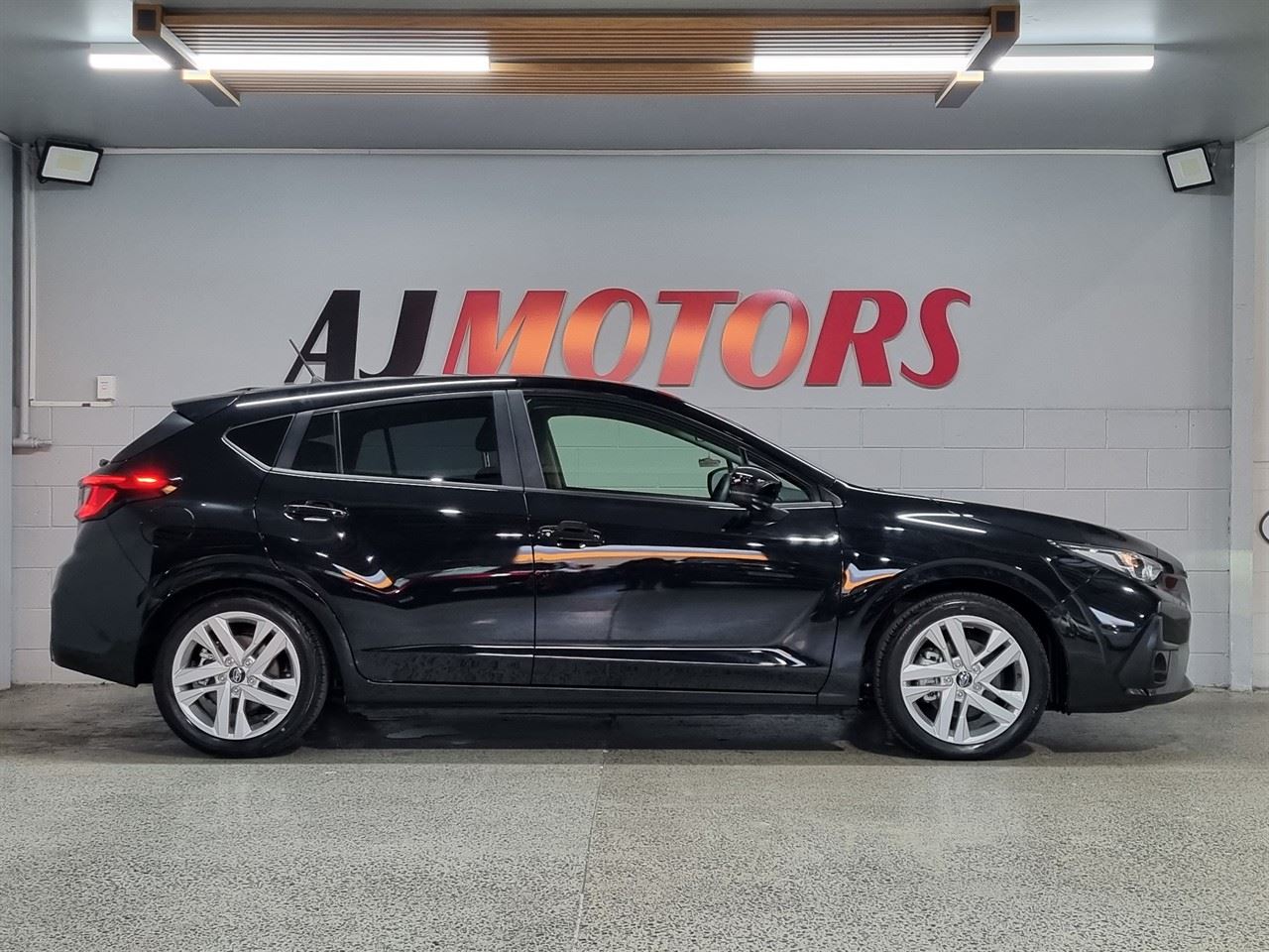 Vehicle image 5