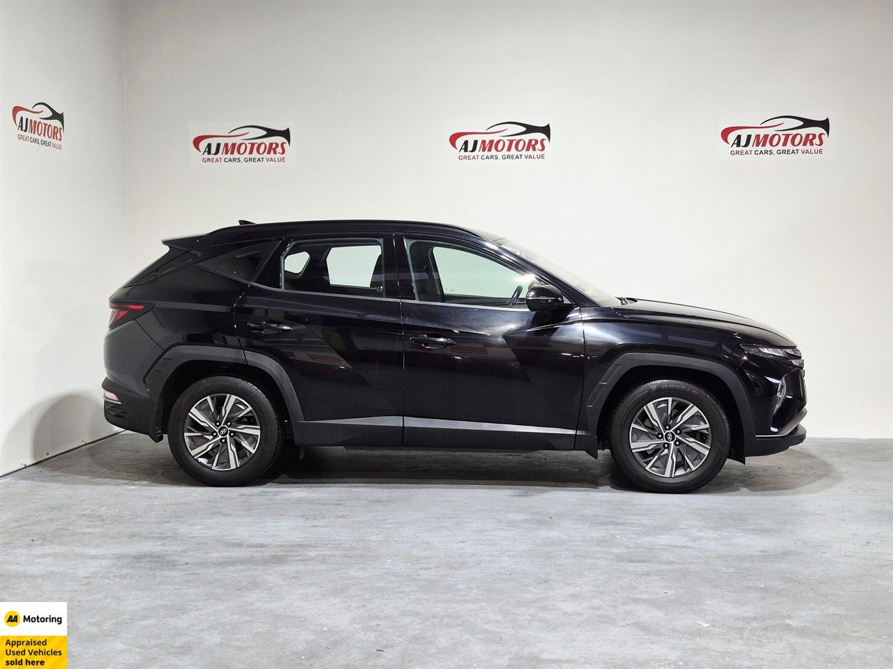 Vehicle image 3