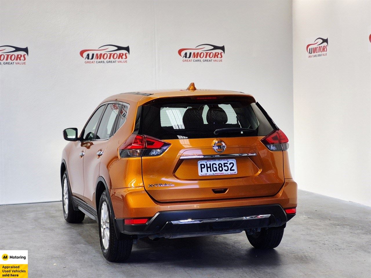 Vehicle image 5