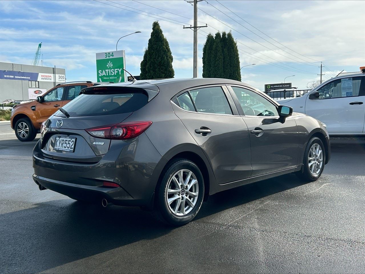 Vehicle image 3