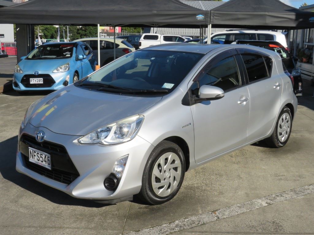 Vehicle image 3