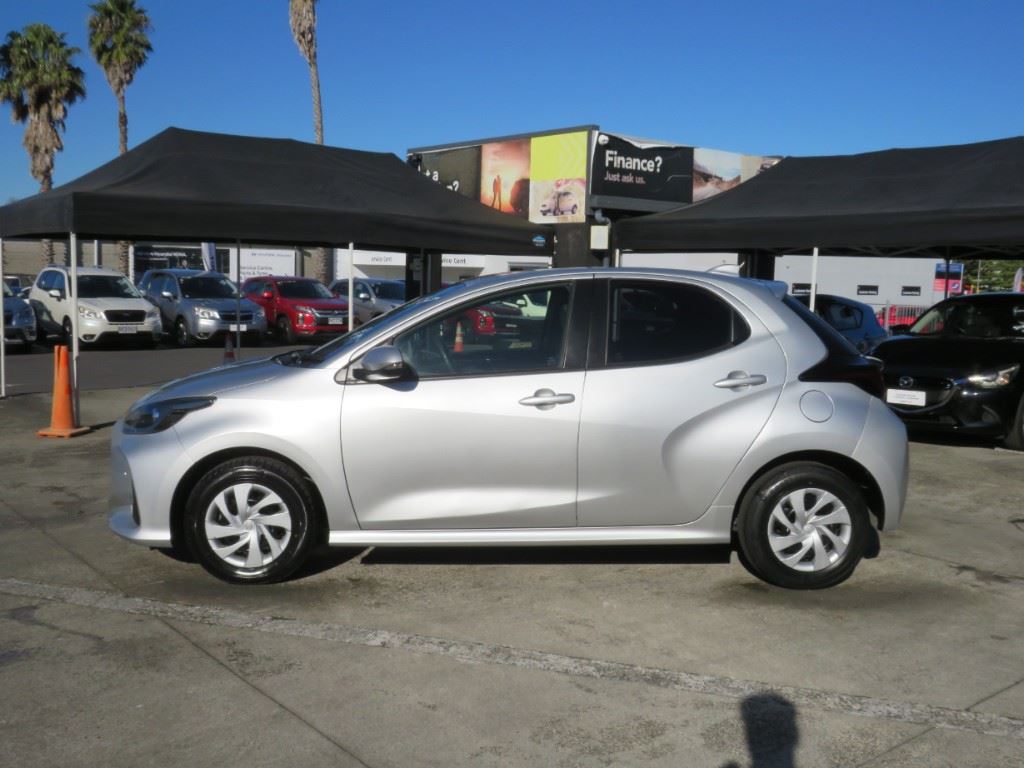 Vehicle image 5