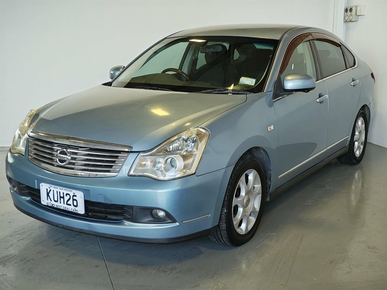 Vehicle image 3
