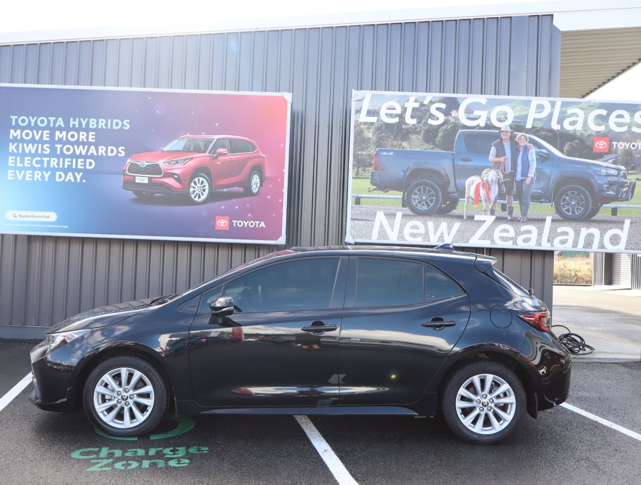 Vehicle image 5