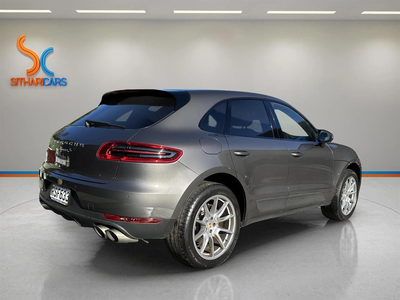 Vehicle image 4