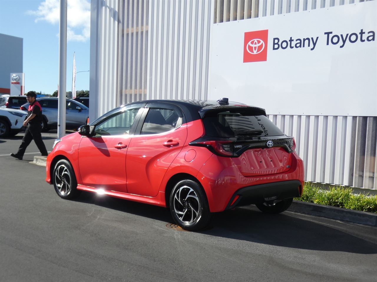 Vehicle image 5