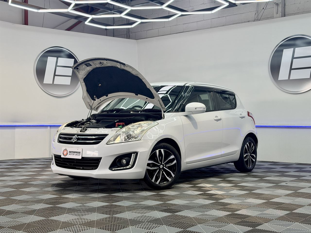 Vehicle image 3