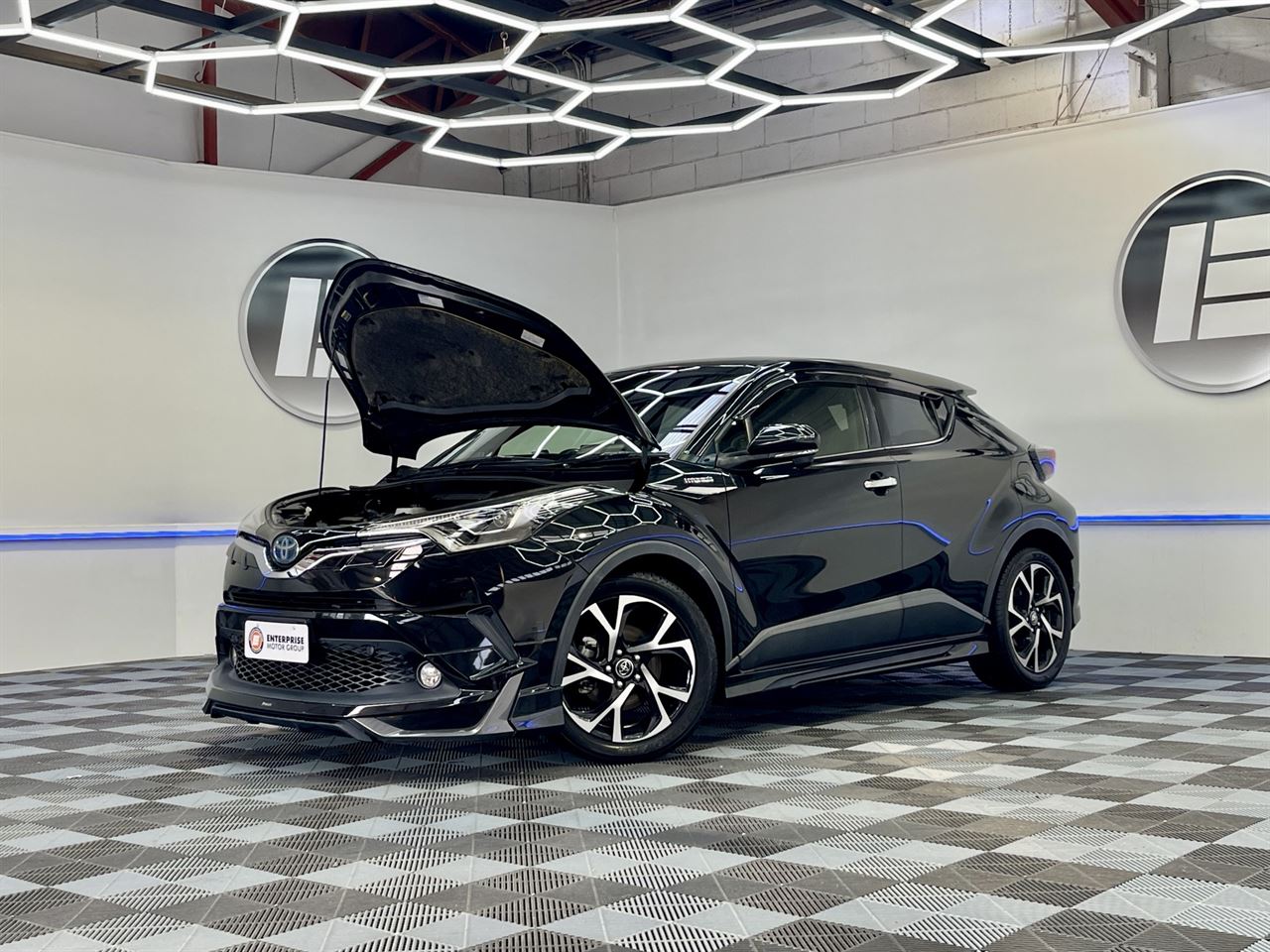 Vehicle image 3