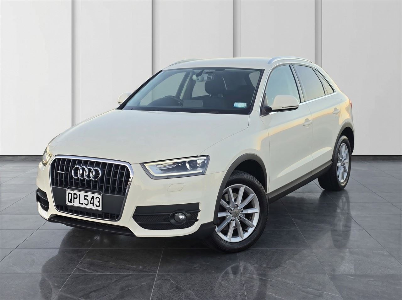Vehicle image 5