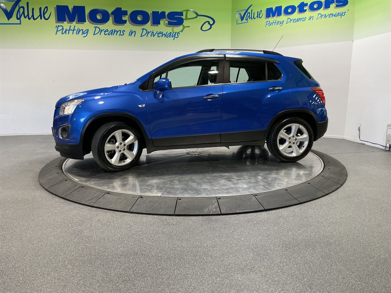 Vehicle image 4