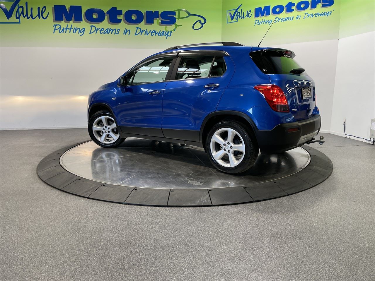 Vehicle image 5