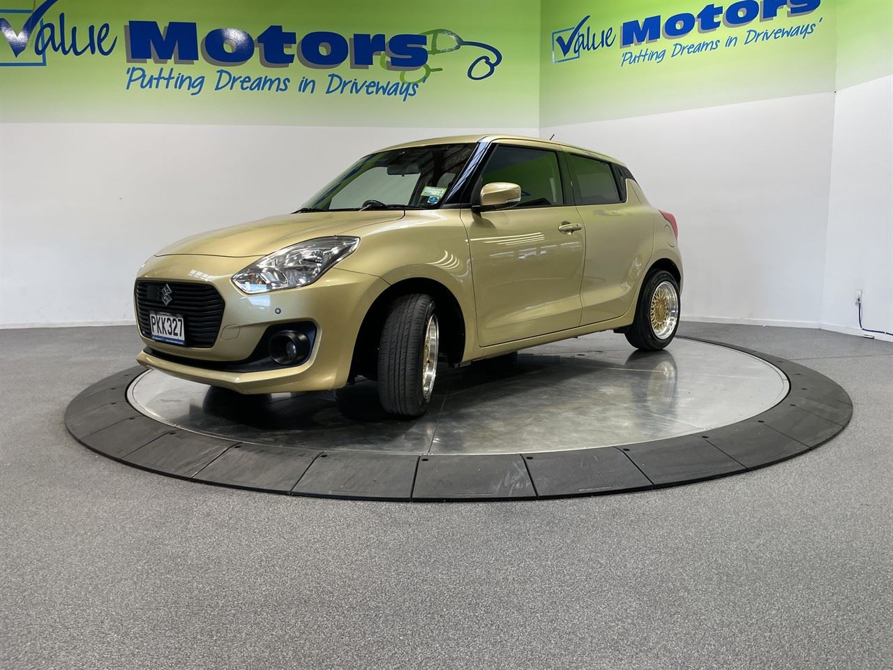 Vehicle image 3