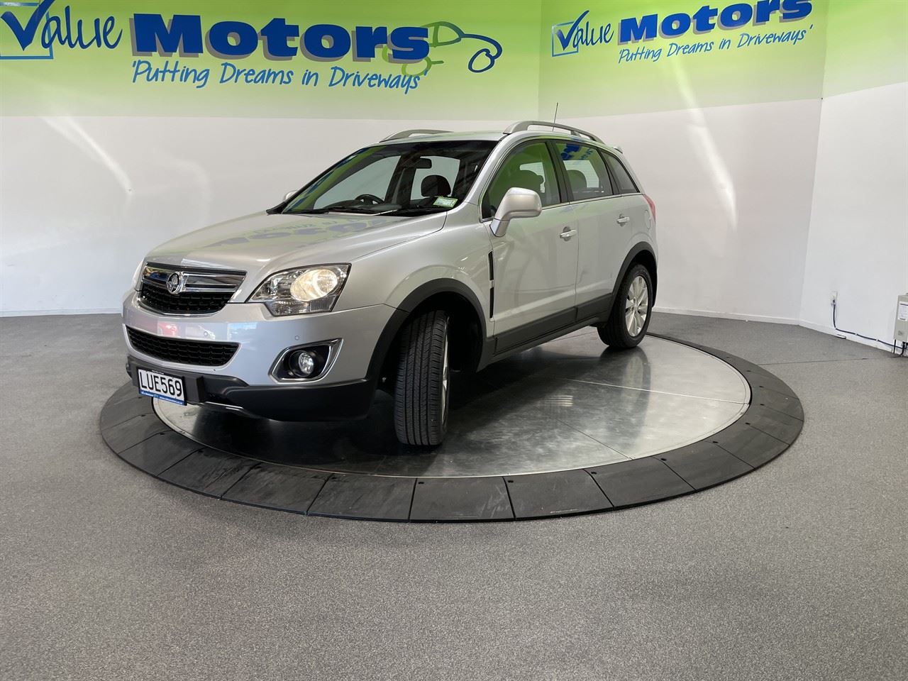 Vehicle image 3