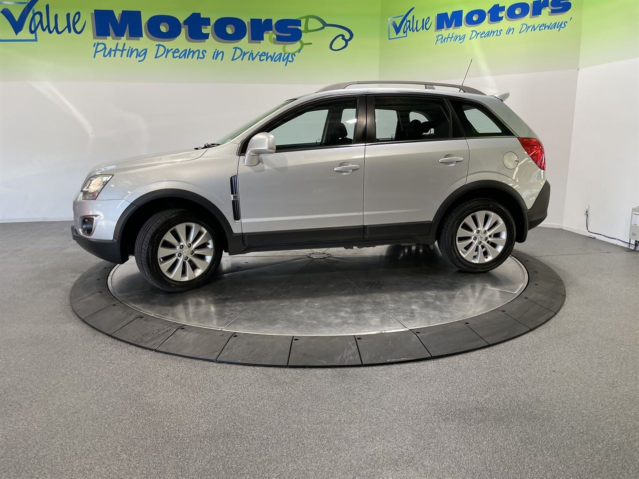 Vehicle image 4