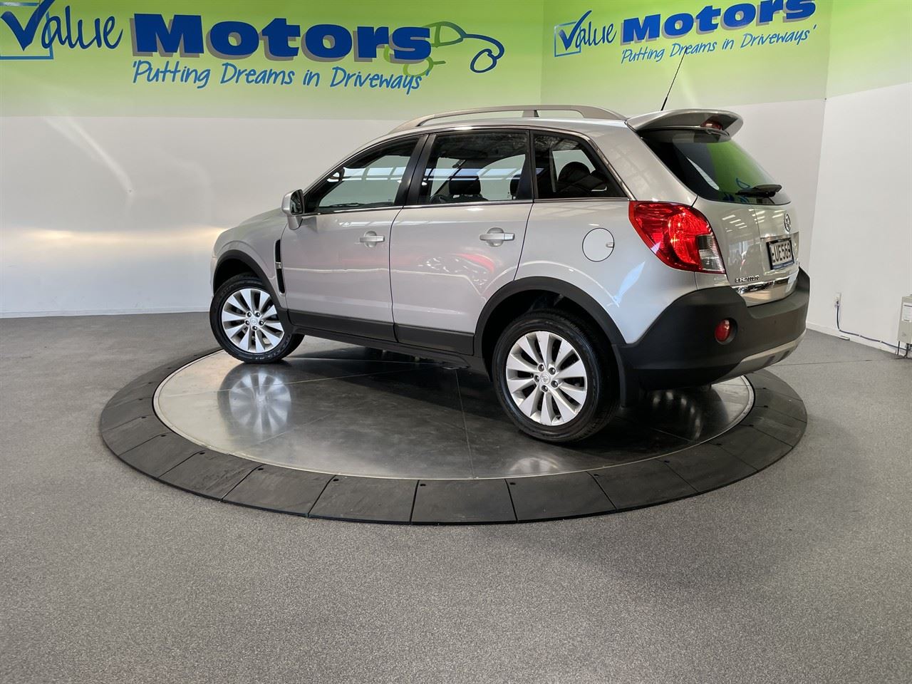 Vehicle image 5