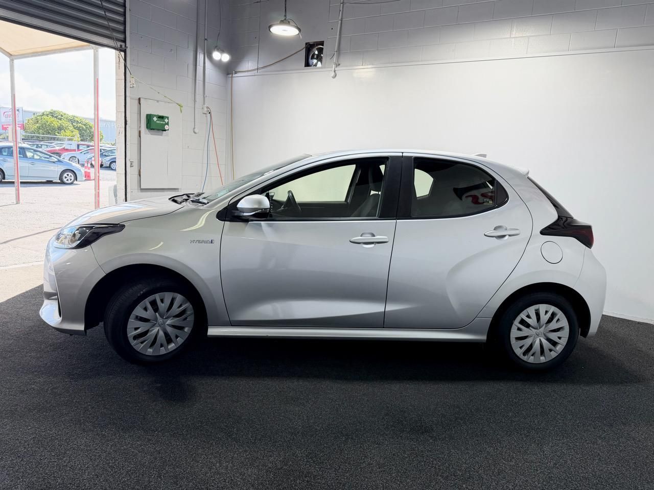 Vehicle image 5