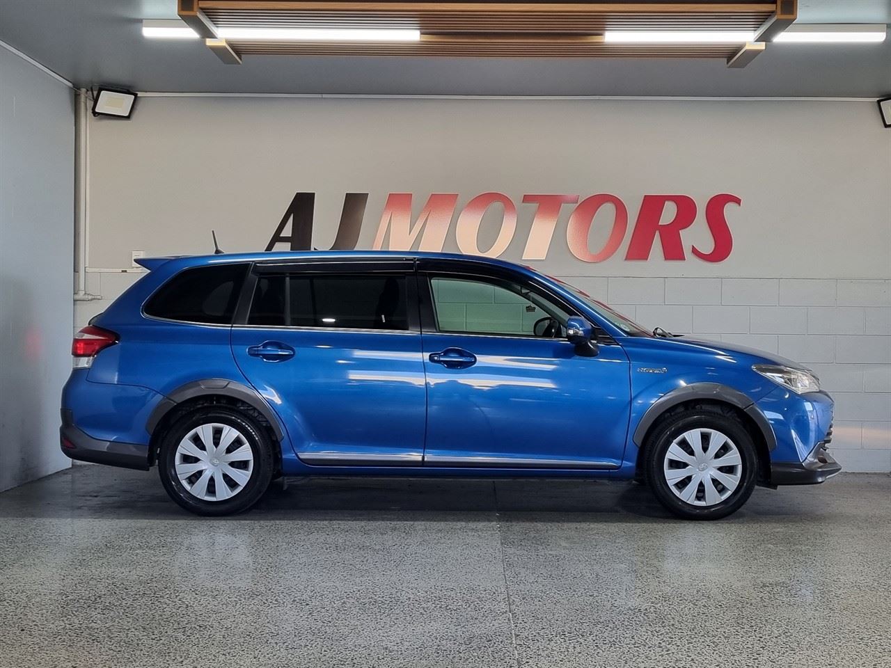 Vehicle image 5