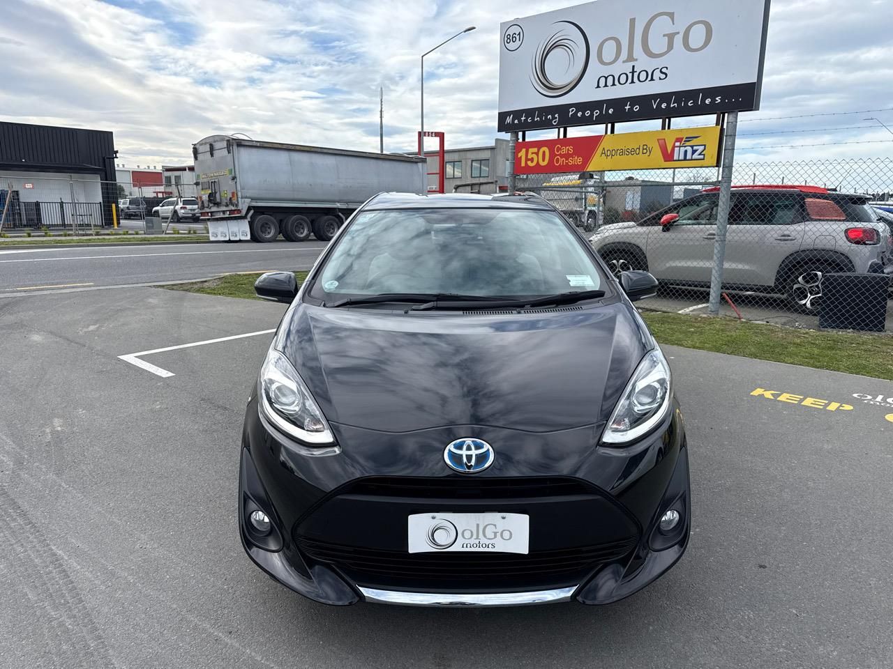 Vehicle image 3