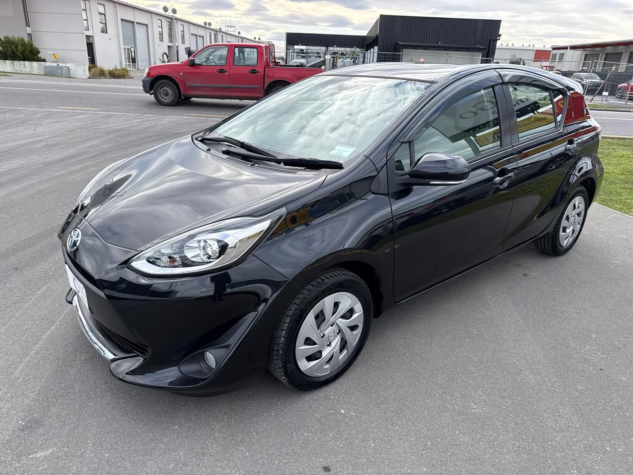 Vehicle image 4