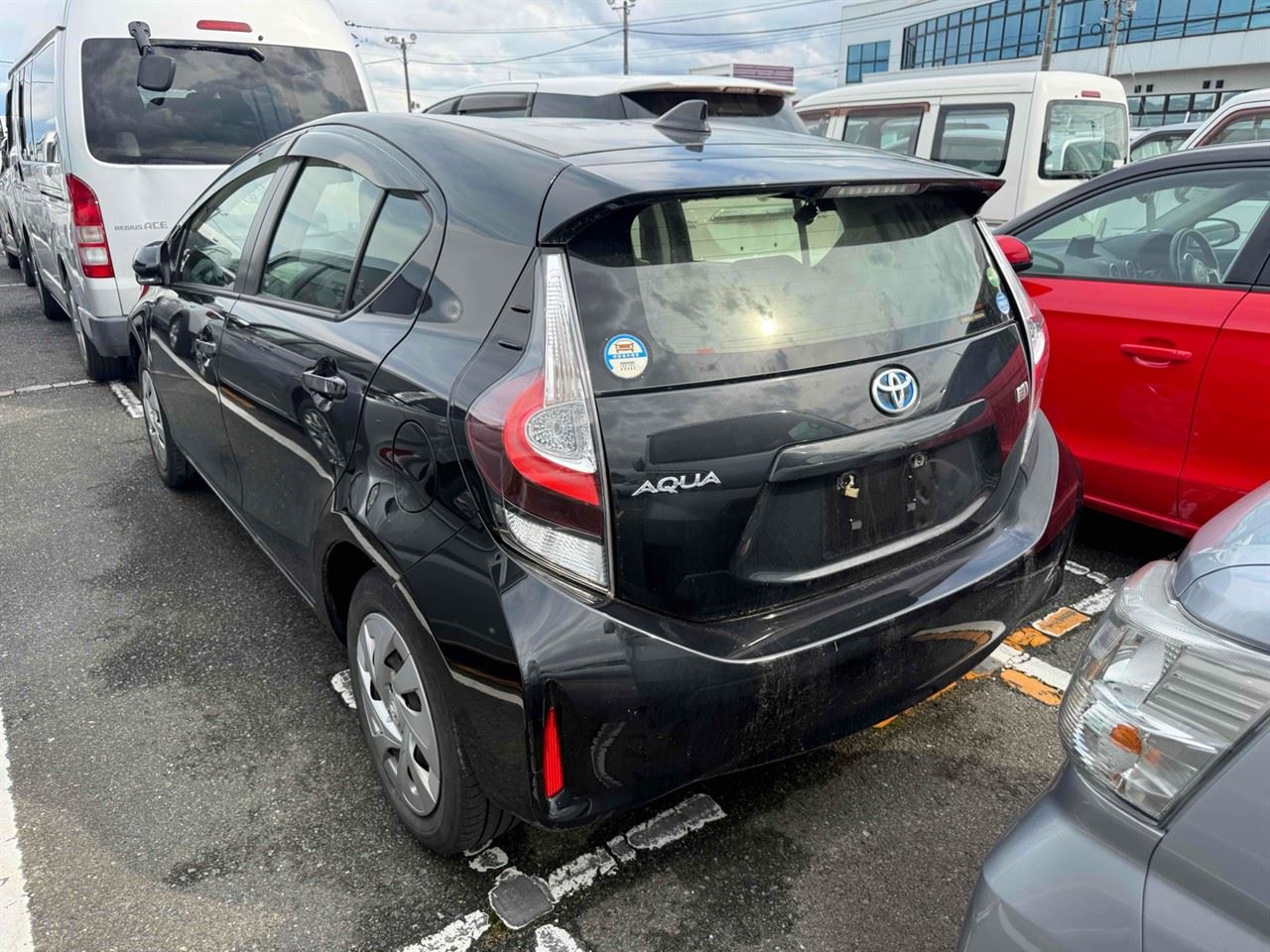 Vehicle image 4