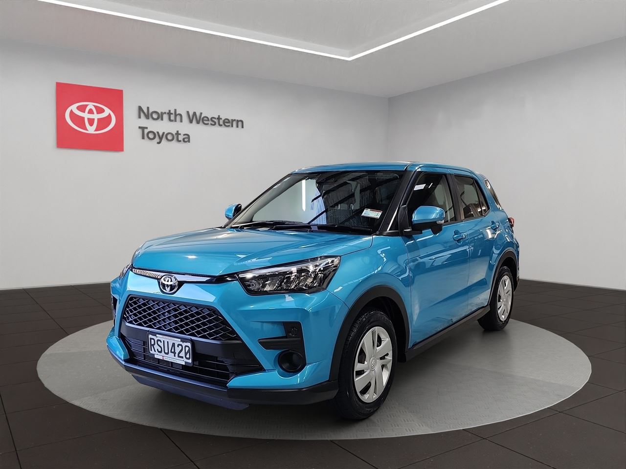Vehicle image 3