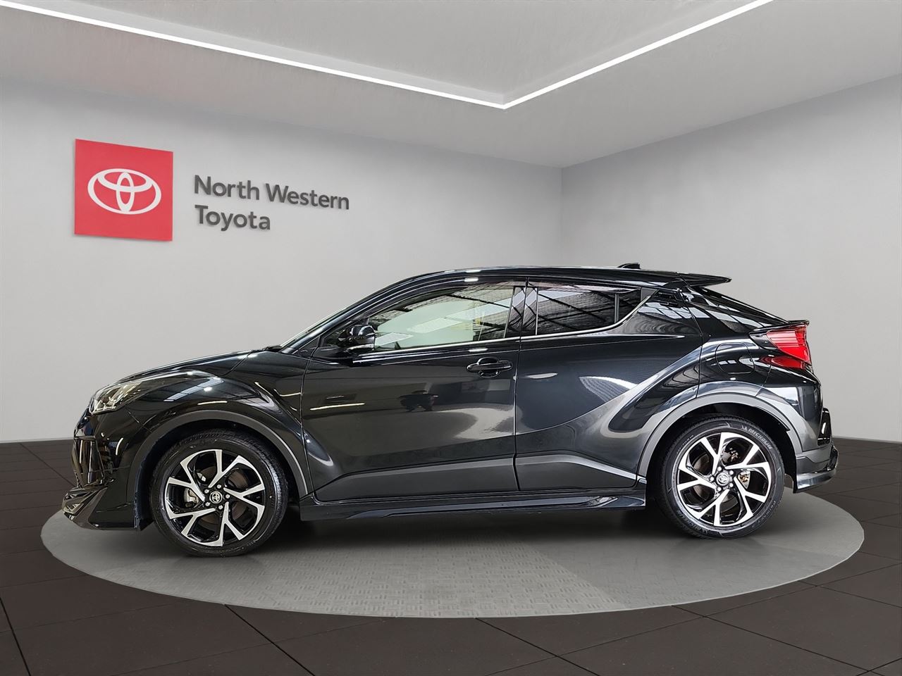 Vehicle image 3