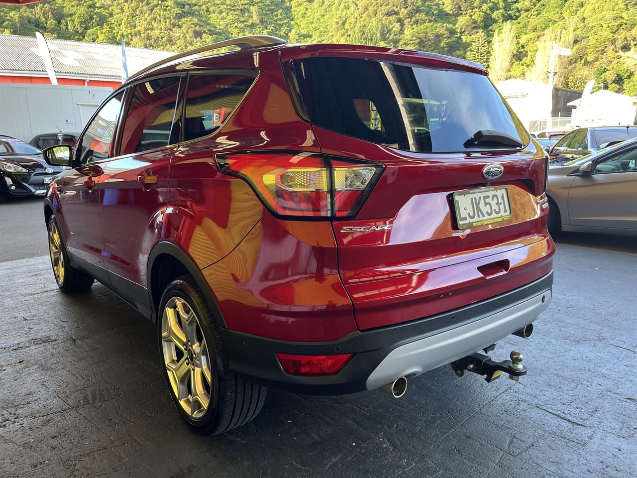 Vehicle image 4