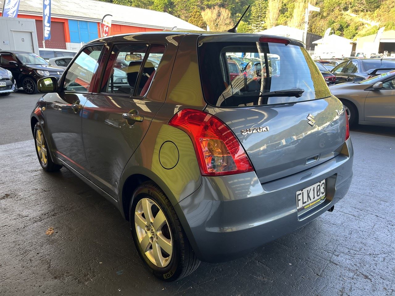 Vehicle image 4